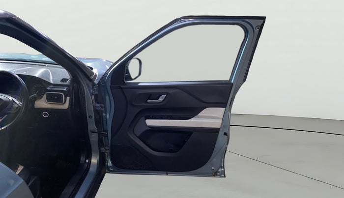 2022 Tata PUNCH CREATIVE  AMT, Petrol, Automatic, 55,147 km, RHS Front Door