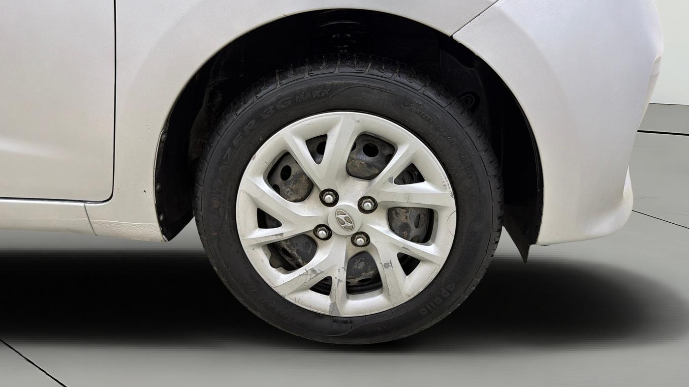 2017 Hyundai Grand i10 MAGNA 1.2 KAPPA VTVT, Petrol, Manual, 16,192 km, Right Front Wheel