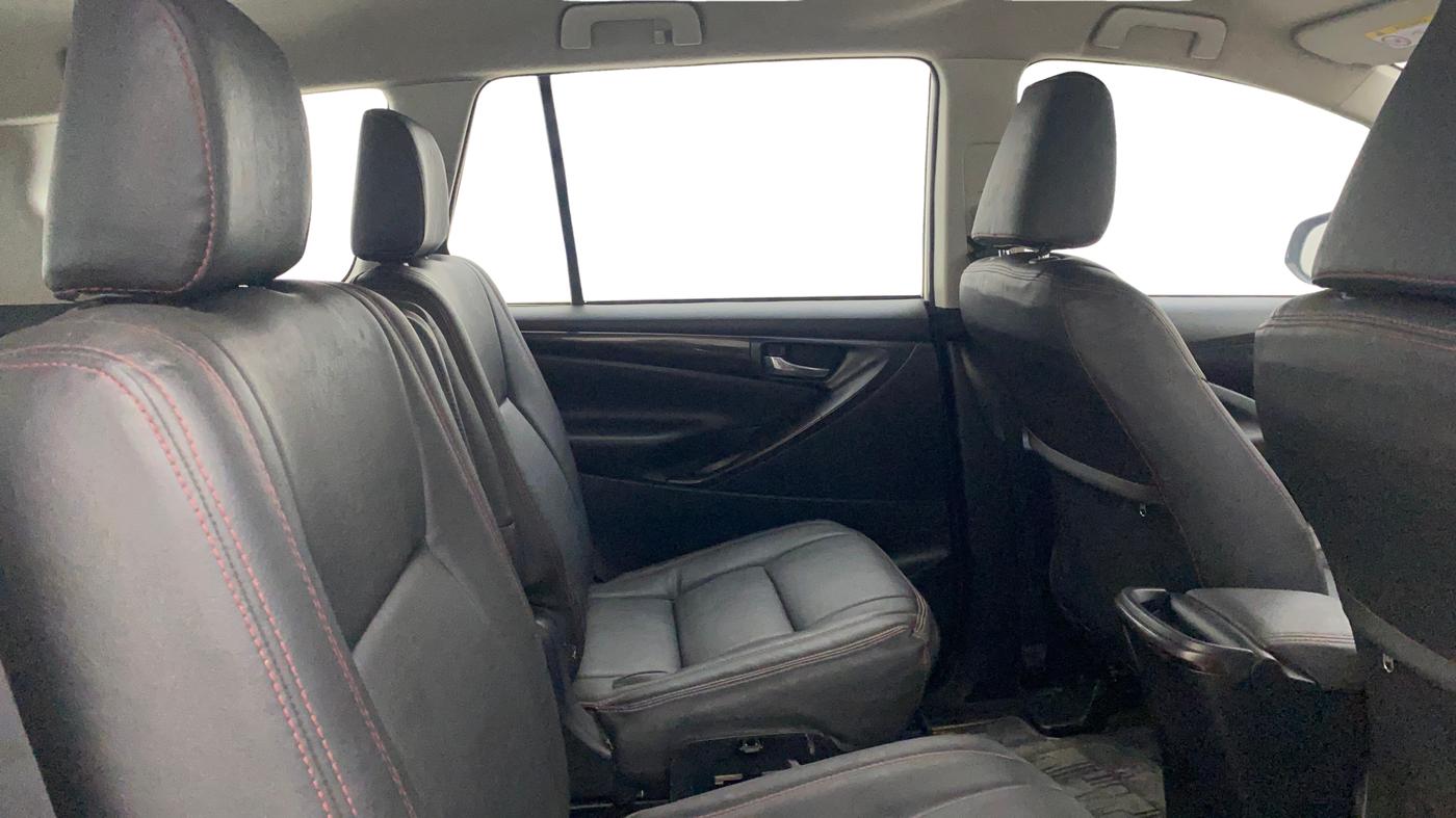 2020 Toyota Innova Crysta 2.4 GX 7 STR, Diesel, Manual, 60,111 km, Right Side Rear Door Cabin