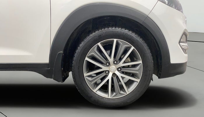 2017 Hyundai Tucson GLS 4WD AT DIESEL, Diesel, Automatic, 1,31,162 km, Right Front Wheel