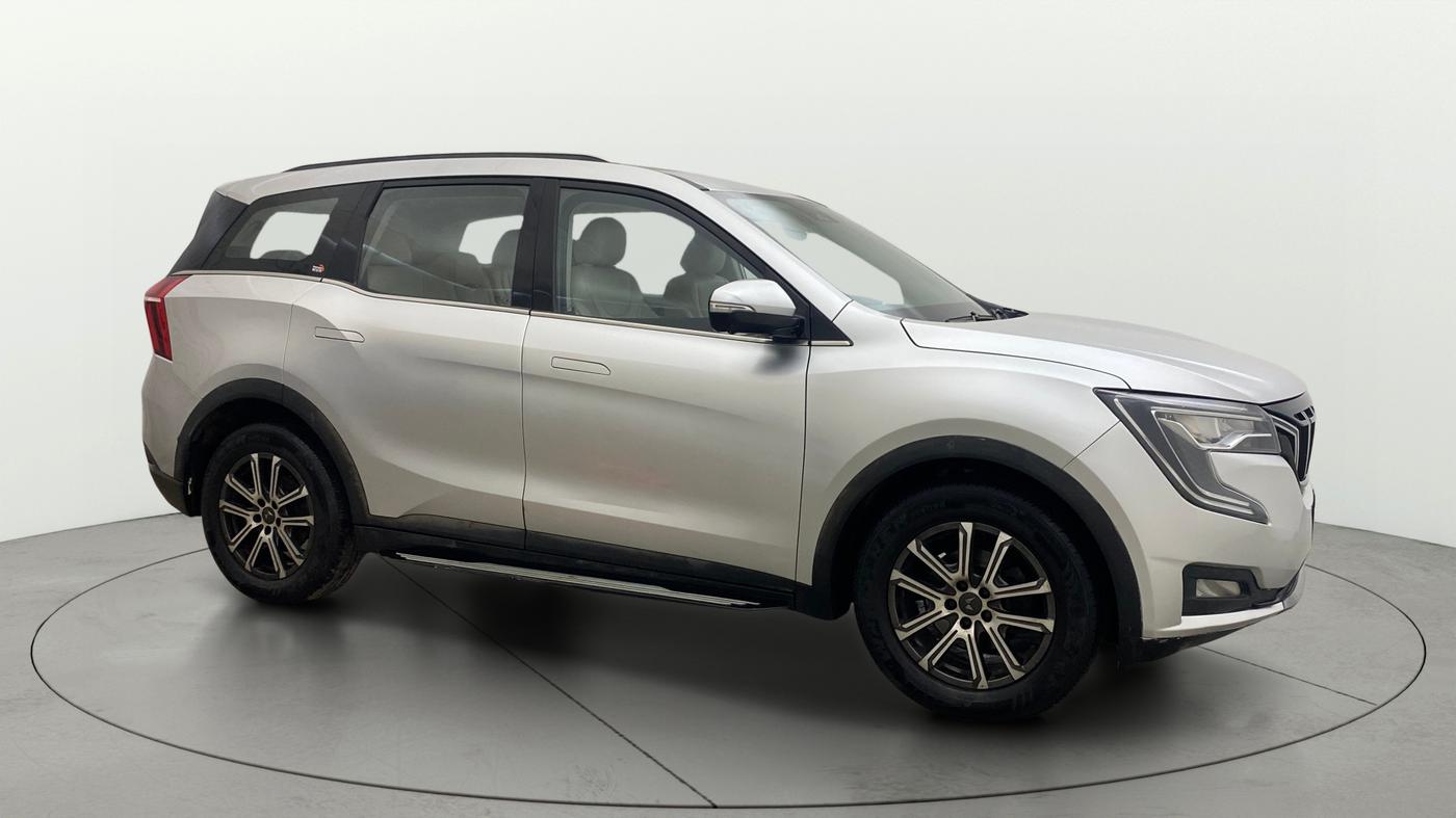 2021 Mahindra XUV700 AX 7 LUXURY P AT 7 STR, Petrol, Automatic, 1,33,099 km, Right Front Diagonal