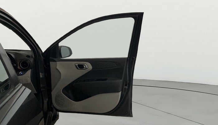 2021 Hyundai AURA SX 1.2, Petrol, Manual, 46,544 km, RHS Front Door