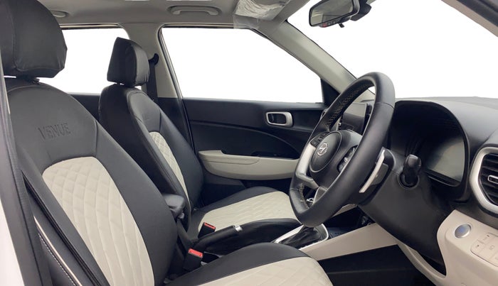 2024 Hyundai VENUE SX (O) 1.0 TURBO DCT, Petrol, Automatic, 16,853 km, Right Side Front Door Cabin