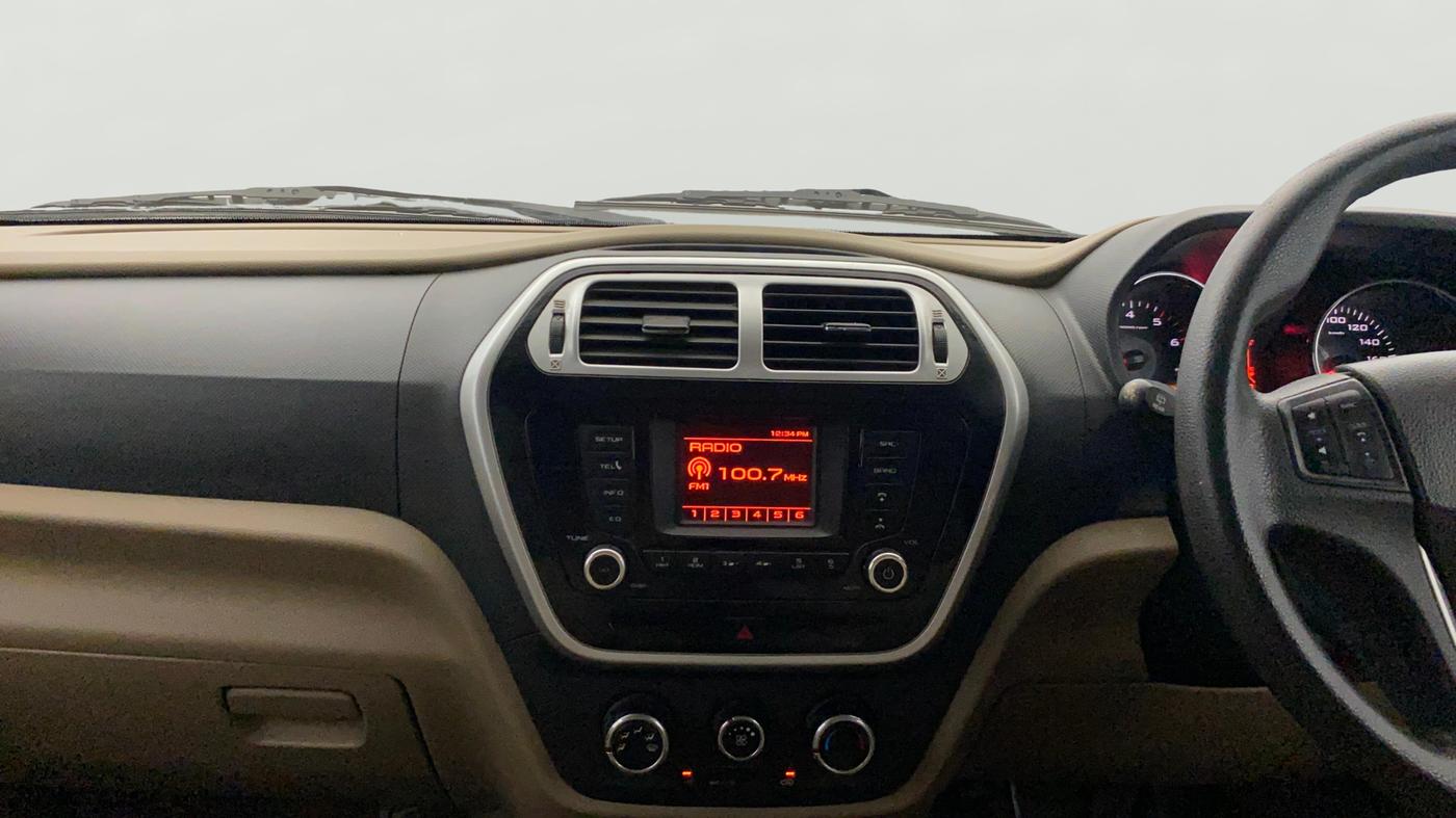 2016 Mahindra TUV300 T8, Diesel, Manual, 1,26,142 km, Air Conditioner