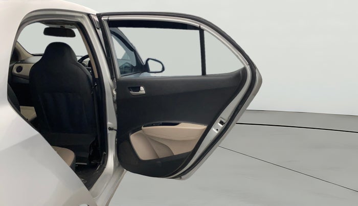 2014 Hyundai Xcent S (O) 1.2, Petrol, Manual, 1,18,579 km, RHS Rear Door