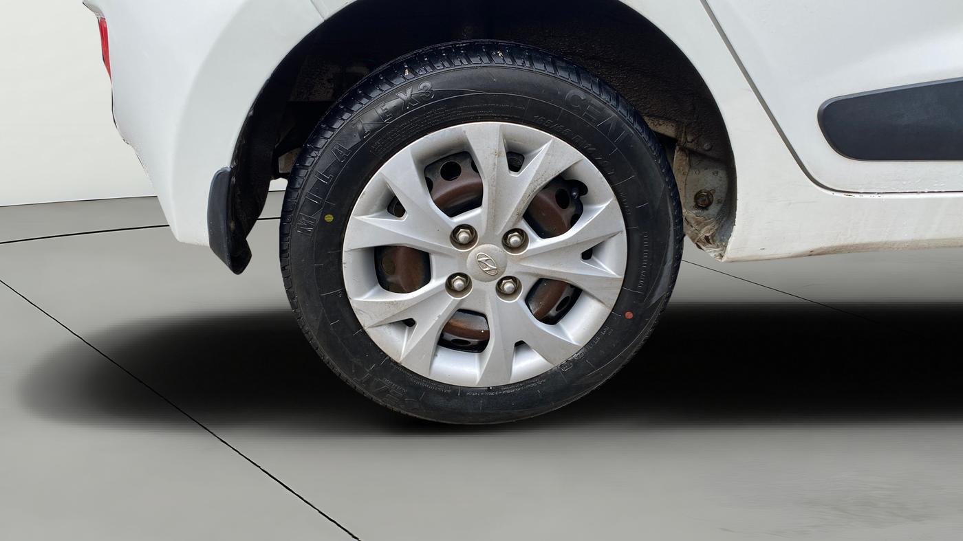 2016 Hyundai Grand i10 SPORTZ 1.2 KAPPA VTVT, Petrol, Manual, 80,895 km, Right Rear Wheel