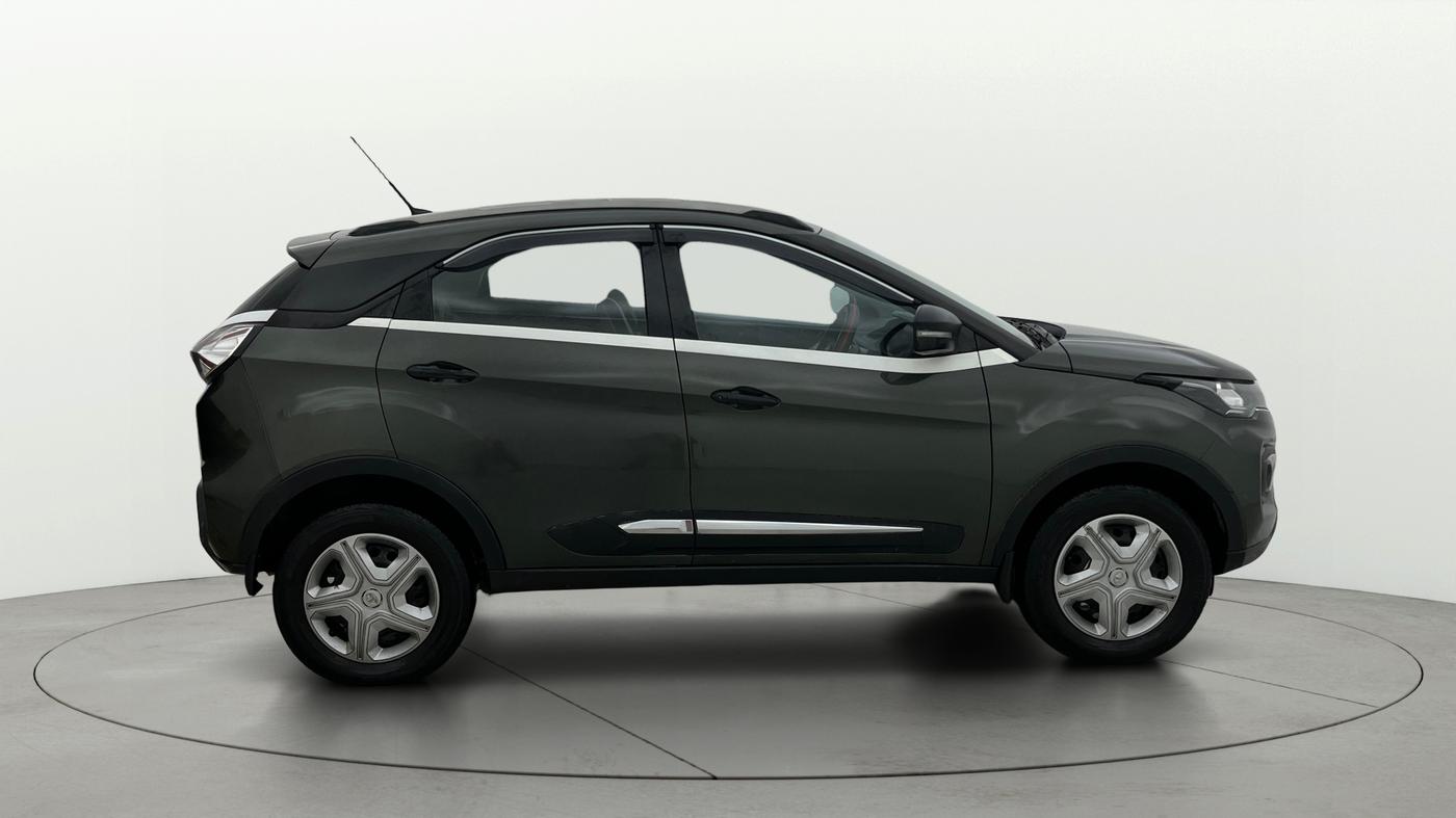 2020 Tata NEXON XMA SUNROOF PETROL, Petrol, Automatic, 69,401 km, Right Side View