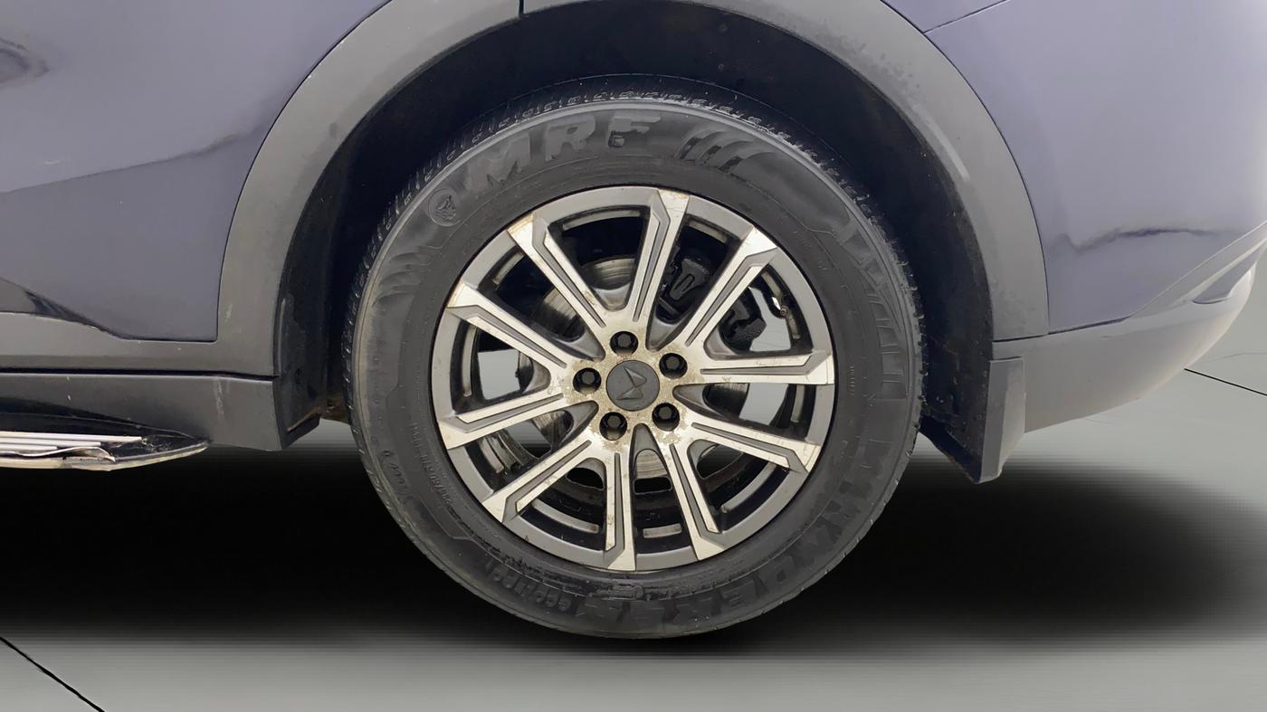 2023 Mahindra XUV700 AX 7 D AT 7 STR, Diesel, Automatic, 87,623 km, Left Rear Wheel