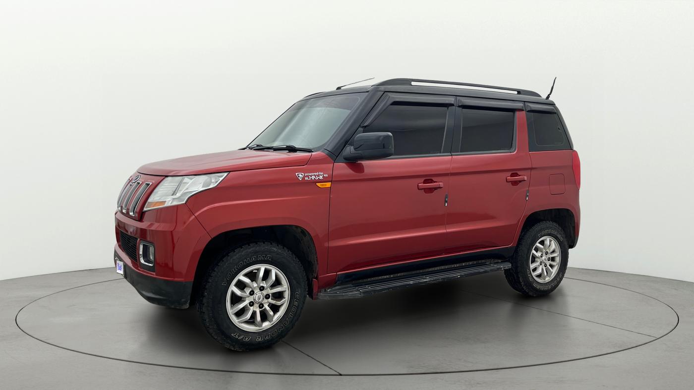 2017 Mahindra TUV300 T8 DUAL TONE, Diesel, Manual, 1,12,490 km, Left Front Diagonal