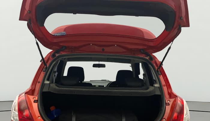 2016 Maruti Swift VXI, CNG, Manual, 94,818 km, Boot Door Open