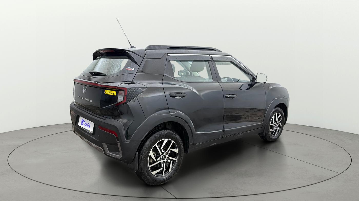 2024 Mahindra XUV 3XO AX5L 1.2 TGDi, Petrol, Manual, 21,211 km, Right Back Diagonal