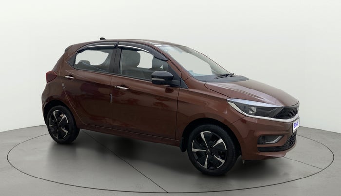 2025 Tata Tiago XZA, Petrol, Automatic, 3,852 km, Right Front Diagonal