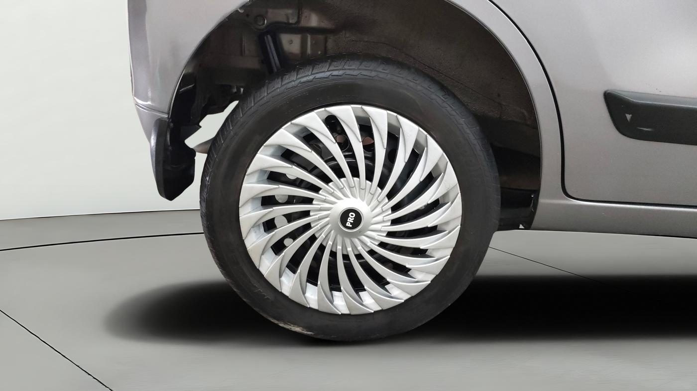 2016 Maruti Wagon R 1.0 VXI, Petrol, Manual, 24,203 km, Right Rear Wheel