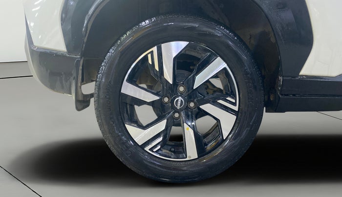 2024 Nissan MAGNITE N-Connecta B4D 1.0 Petrol AMT Dual Tone, Petrol, Automatic, 16,035 km, Right Rear Wheel