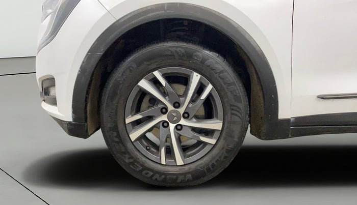 2022 Mahindra XUV700 AX 5 P MT 7 STR, Petrol, Manual, 59,885 km, Left Front Wheel