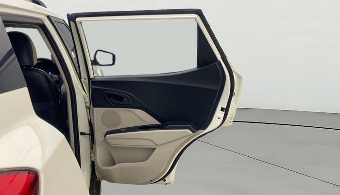 2021 Mahindra XUV300 W6 1.2 PETROL AMT, Petrol, Automatic, 81,586 km, RHS Rear Door