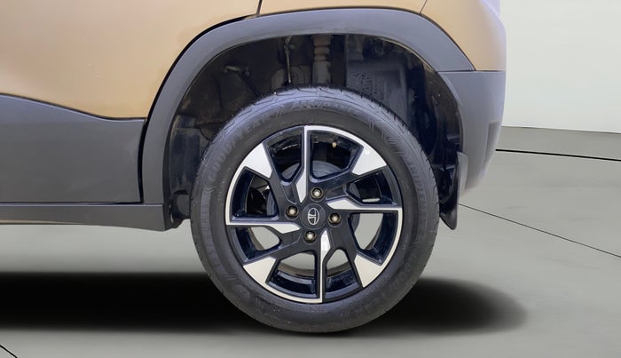 2024 Tata PUNCH ACCOMPLISHED DAZZLE SUNROOF CNG MT, CNG, Manual, 20,877 km, Left Rear Wheel