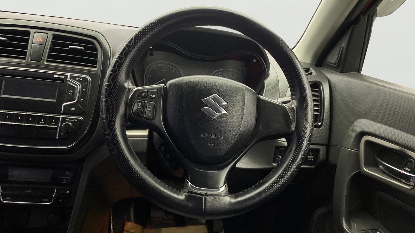 2016 Maruti Vitara Brezza ZDI, Diesel, Manual, 1,05,189 km, Steering Wheel Close Up