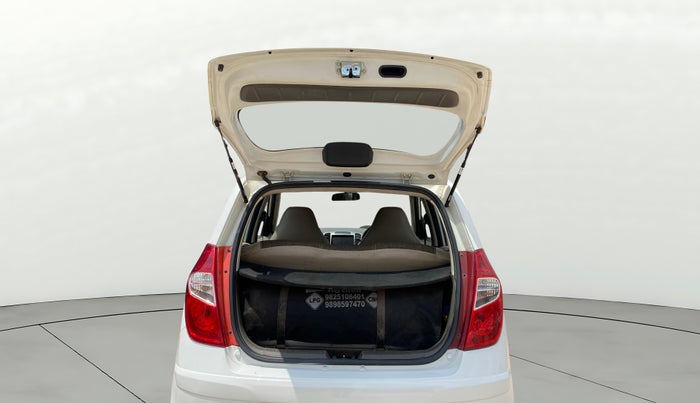 2016 Hyundai i10 MAGNA 1.1, CNG, Manual, 1,47,098 km, Boot Door Open