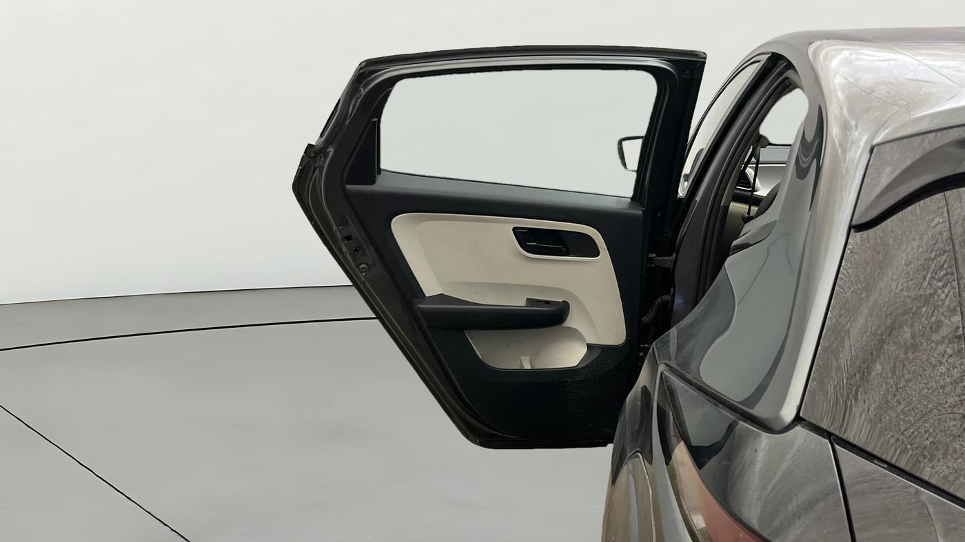 2022 Tata ALTROZ XT PETROL, Petrol, Manual, 39,975 km, LHS Rear Door