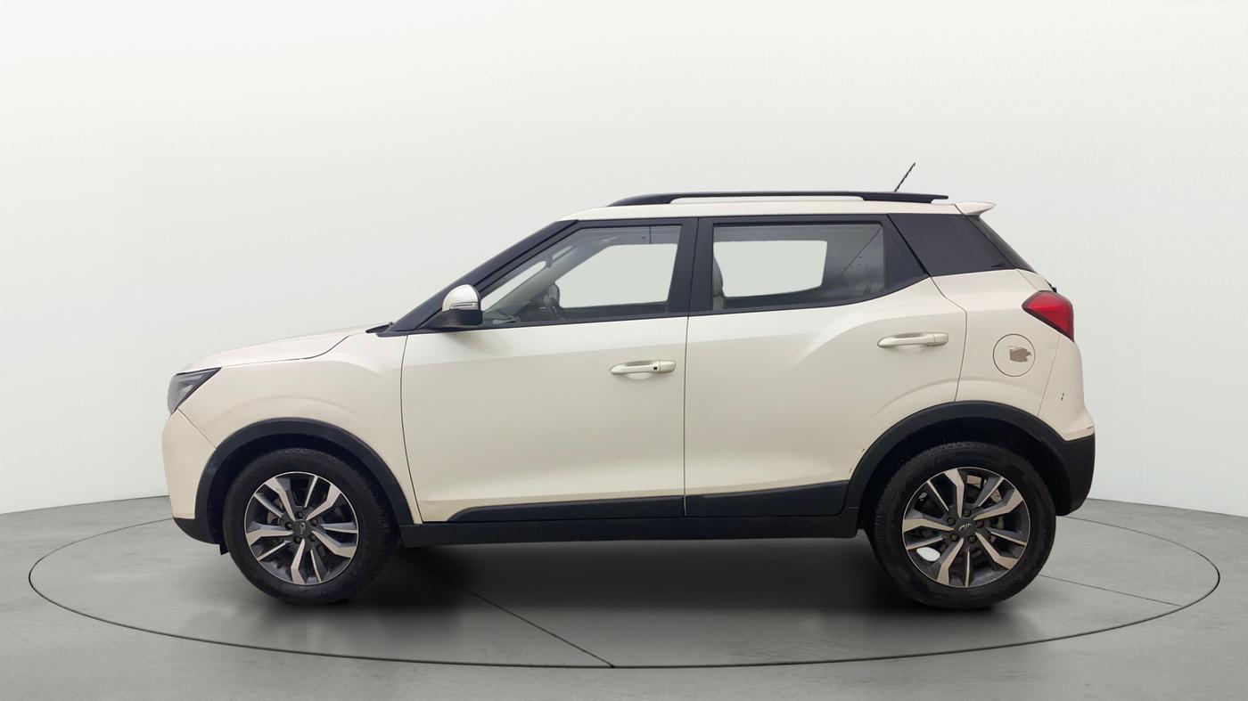 2021 Mahindra XUV300 W8 (O) 1.5 DIESEL AMT, Diesel, Automatic, 1,23,050 km, Left Side
