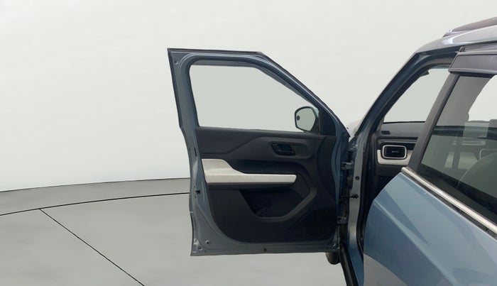 2023 Tata PUNCH ACCOMPLISHED DAZZLE SUNROOF CNG MT, CNG, Manual, 31,882 km, LHS Front Door