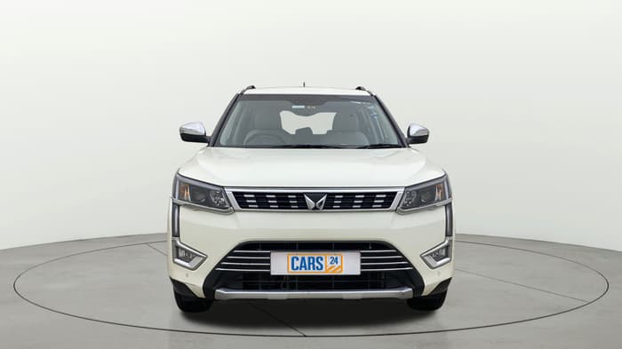 2023 Mahindra XUV300 W8 (O) 1.5 DIESEL AMT, Diesel, Automatic, 25,178 km, Front