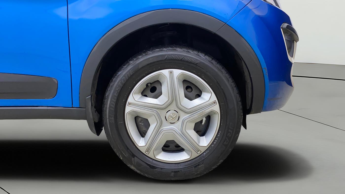 2018 Tata NEXON XMA PETROL, Petrol, Automatic, 41,901 km, Right Front Wheel