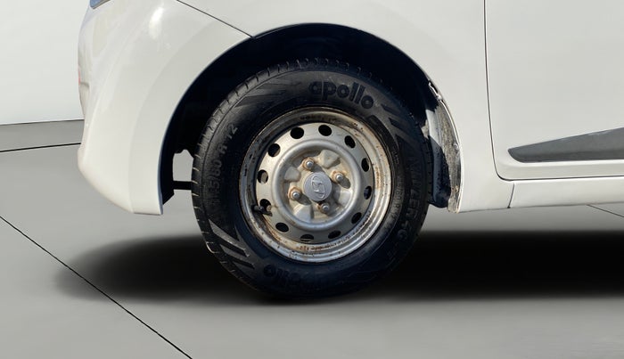 2015 Hyundai Eon ERA +, Petrol, Manual, 95,486 km, Left Front Wheel