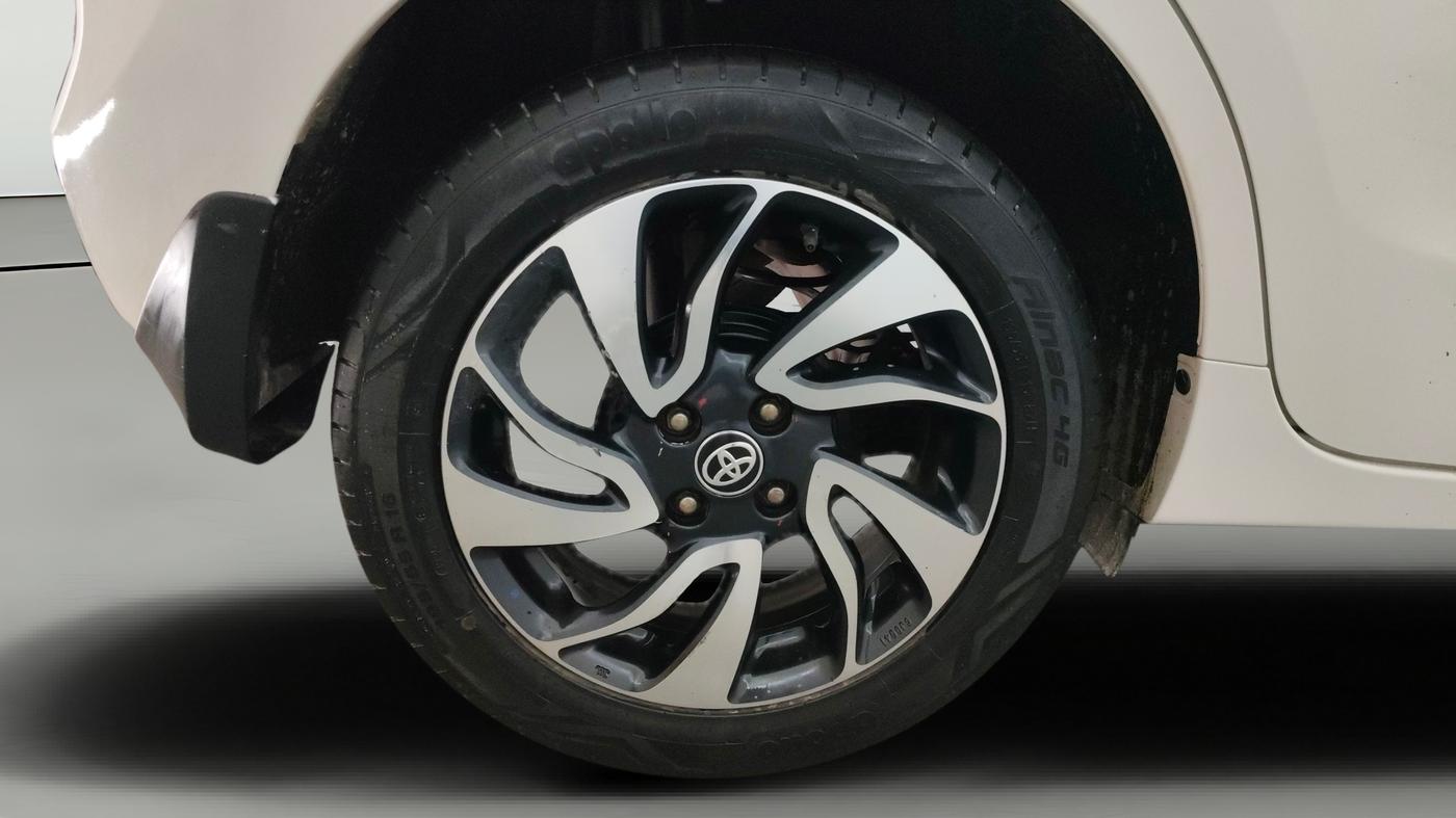 2020 Toyota Glanza V, Petrol, Manual, 56,794 km, Right Rear Wheel