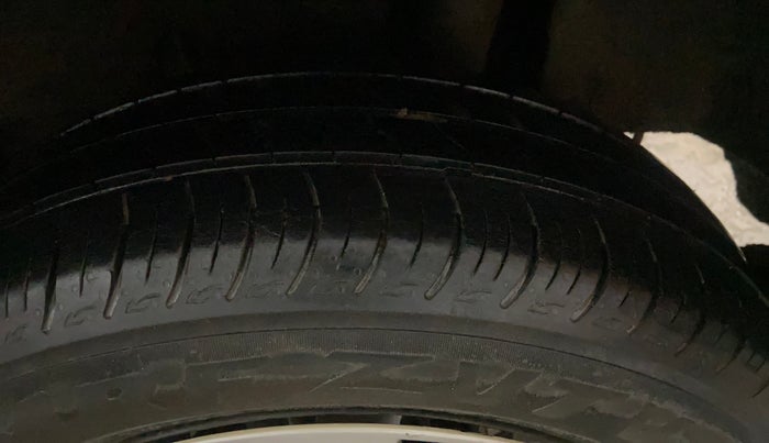 2018 Maruti Baleno DELTA PETROL 1.2, Petrol, Manual, 74,297 km, Left Rear Tyre Tread