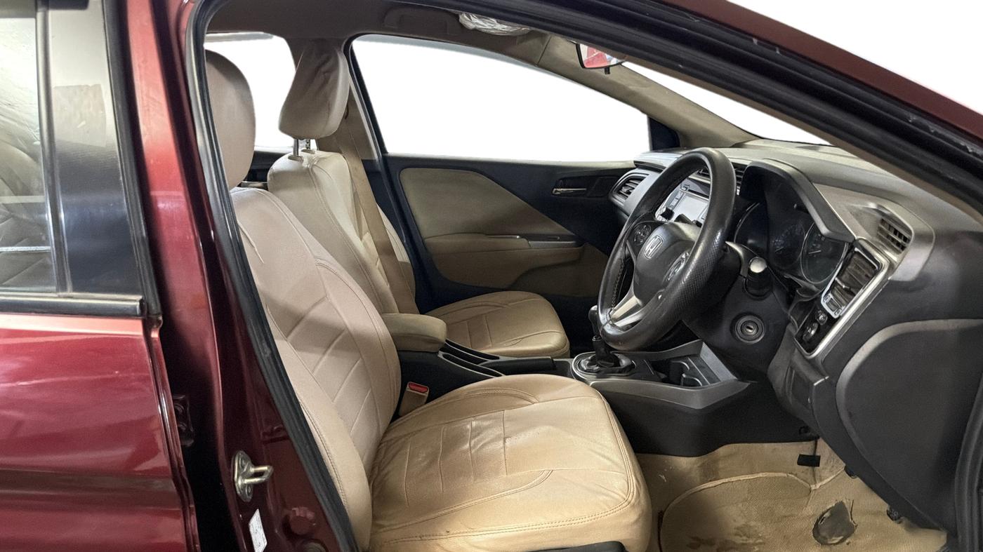 2015 Honda City 1.5L I-VTEC V MT, Petrol, Manual, 1,10,745 km, Right Side Front Door Cabin
