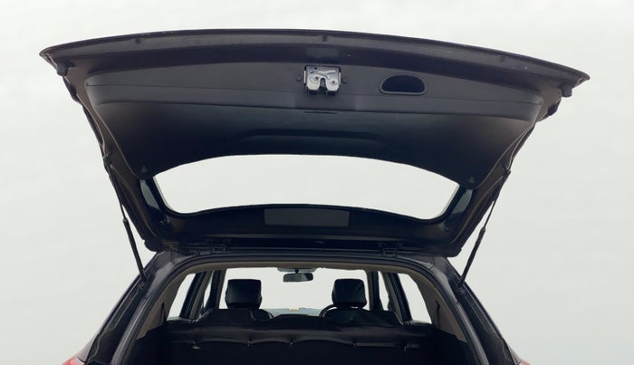 2017 Hyundai Creta E PLUS 1.6 PETROL, Petrol, Manual, 72,393 km, Boot Door Open