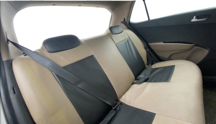 2016 Hyundai Grand i10 SPORTZ 1.2 KAPPA VTVT, Petrol, Manual, 92,397 km, Right Side Rear Door Cabin