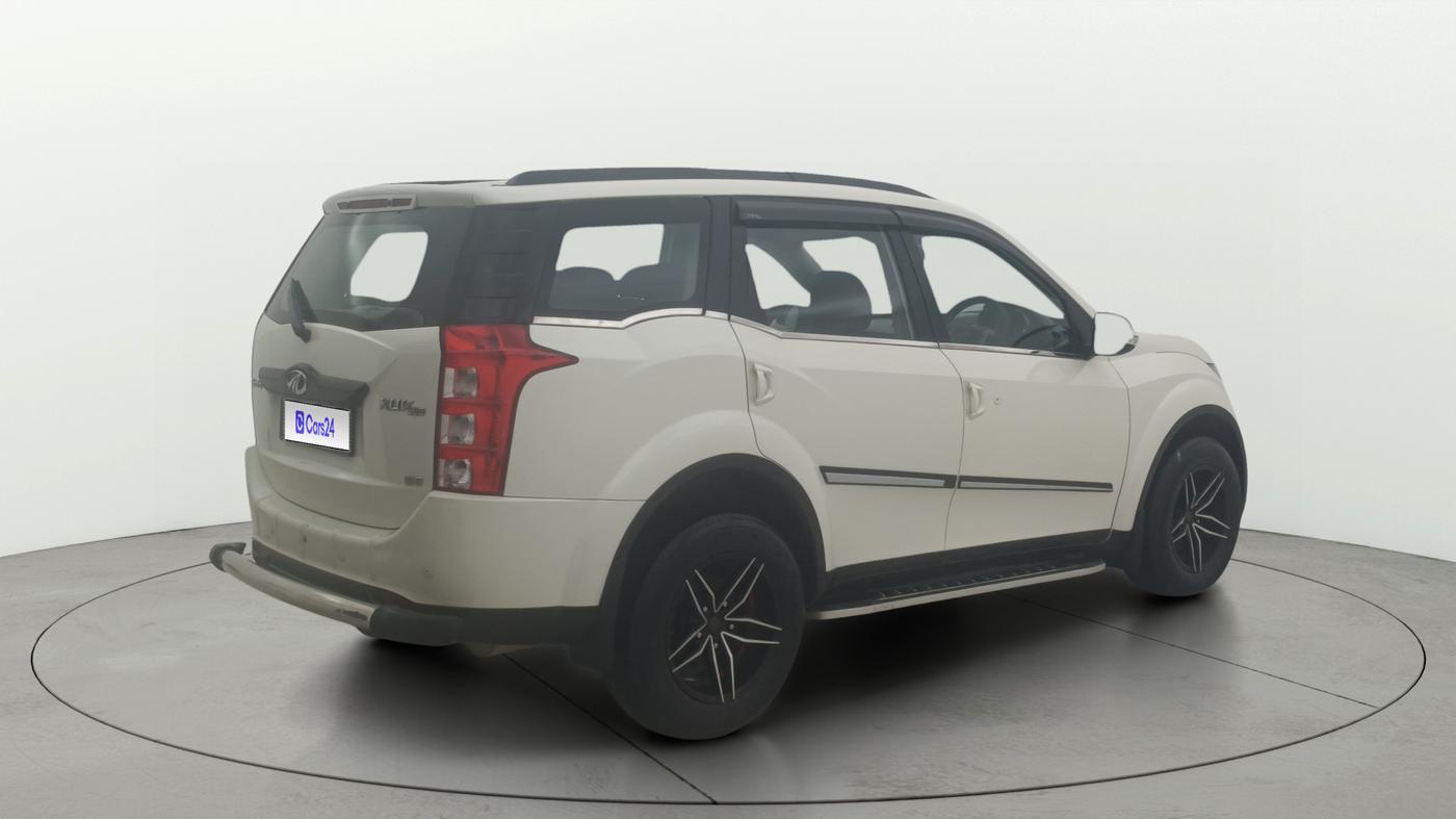 2017 Mahindra XUV500 W6, Diesel, Manual, 76,548 km, Right Back Diagonal