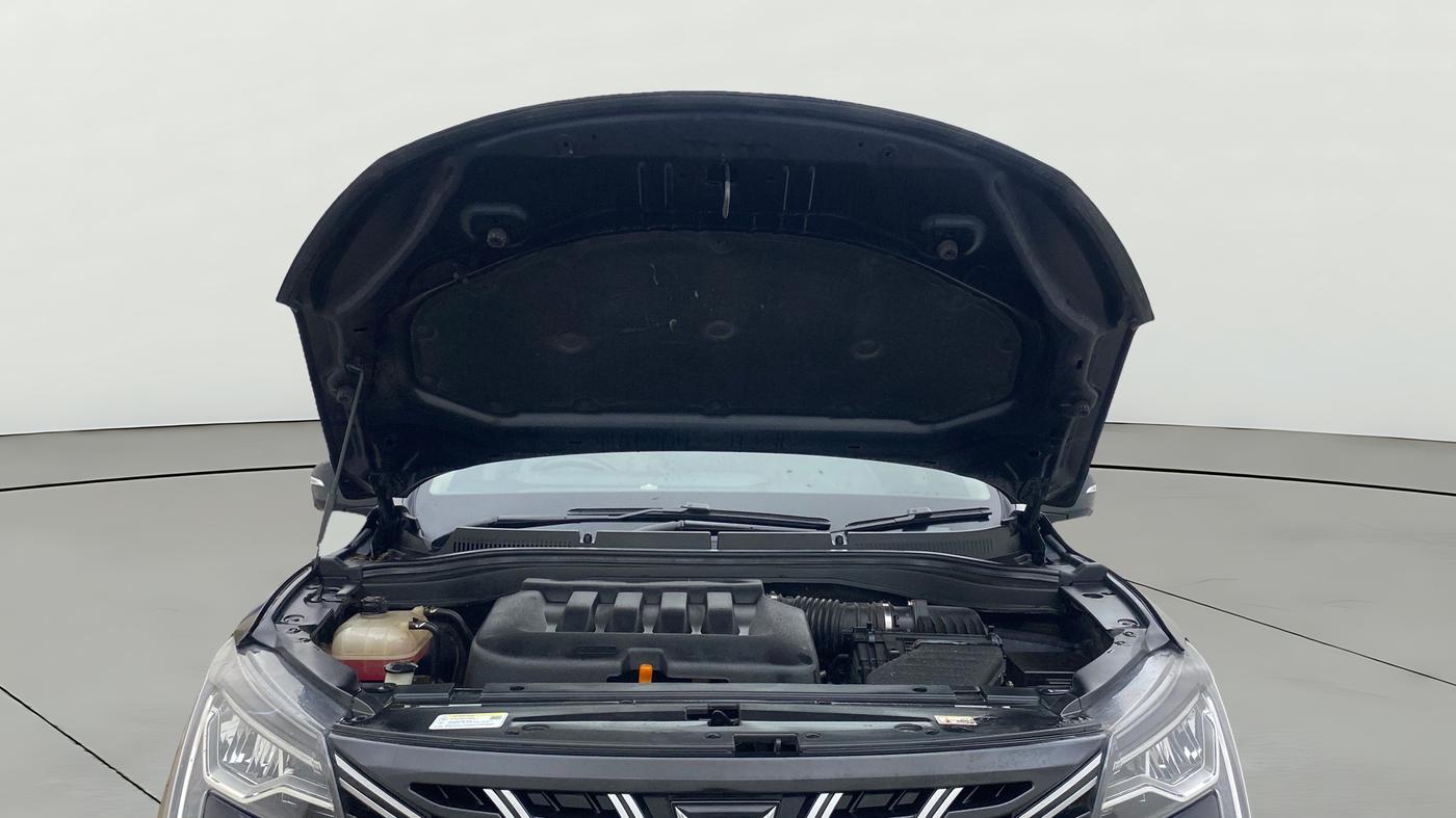 2023 Mahindra XUV700 AX 7 LUXURY P AT 7 STR, Petrol, Automatic, 36,034 km, Open Bonet