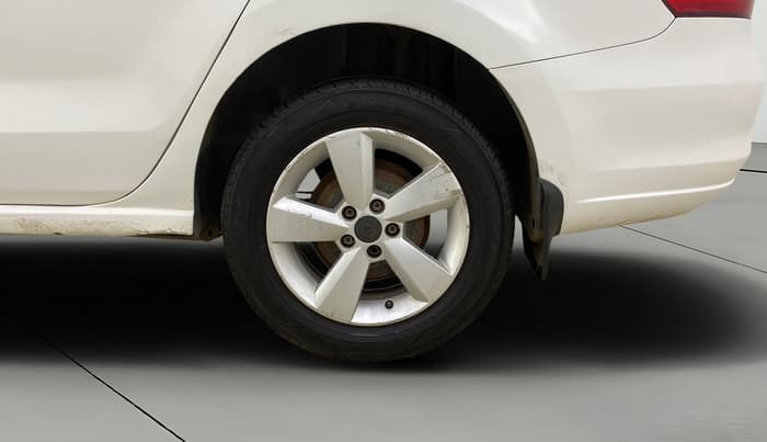 2015 Skoda Rapid ELEGANCE 1.6 MPI MT, Petrol, Manual, 1,27,039 km, Left Rear Wheel