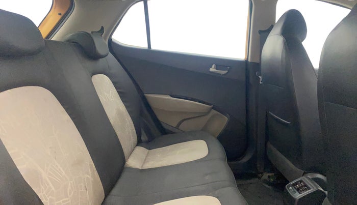 2015 Hyundai Grand i10 ASTA (O) 1.2 KAPPA VTVT, Petrol, Manual, 90,736 km, Right Side Rear Door Cabin