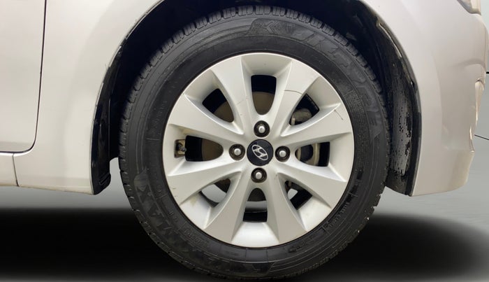 2015 Hyundai Verna FLUIDIC 4S 1.6 VTVT S, Petrol, Manual, 89,815 km, Right Front Wheel