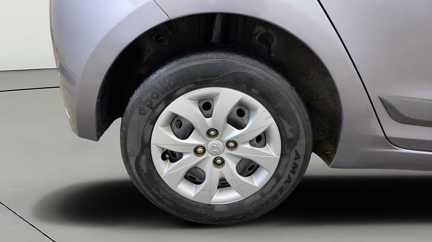2015 Hyundai Elite i20 SPORTZ 1.2, Petrol, Manual, 55,040 km, Right Rear Wheel