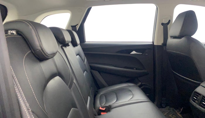 2020 MG HECTOR SHARP 1.5 DCT PETROL, Petrol, Automatic, 67,087 km, Right Side Rear Door Cabin