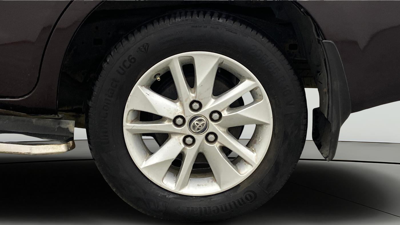 2017 Toyota Innova Crysta 2.4 VX 7 STR, Diesel, Manual, 64,312 km, Left Rear Wheel