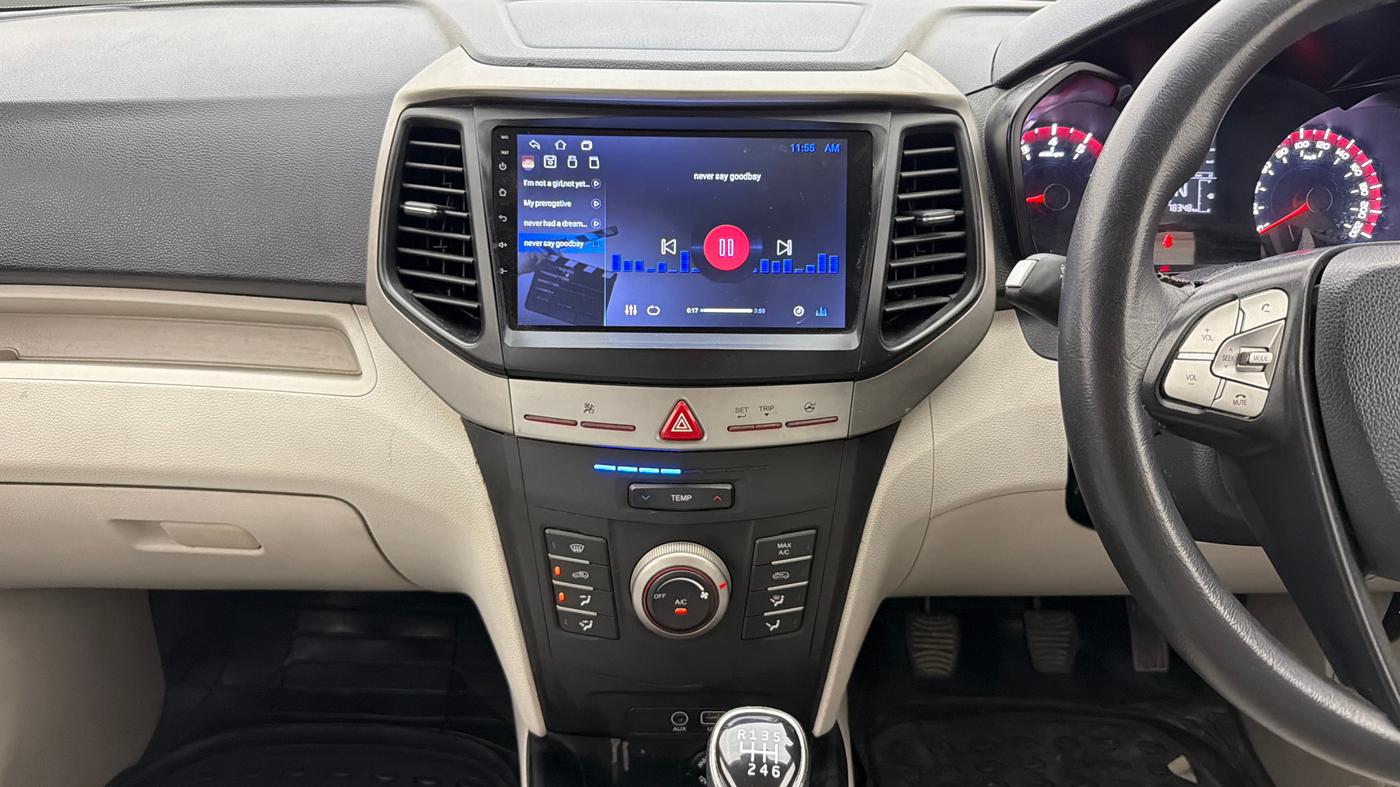 2019 Mahindra XUV300 W6 1.2 PETROL, Petrol, Manual, 78,347 km, Air Conditioner