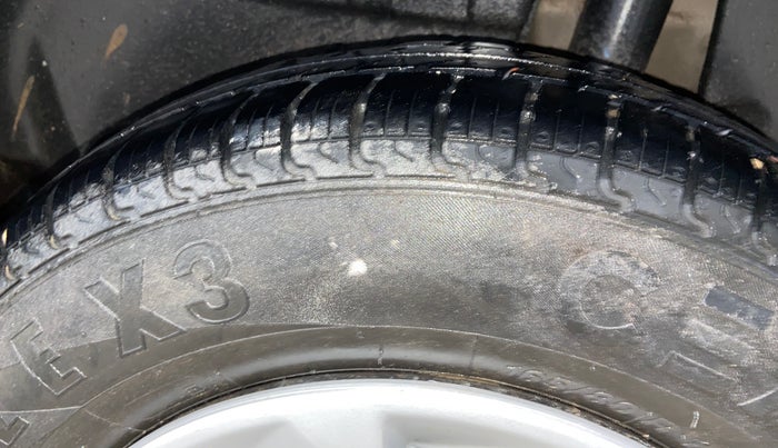 2019 Maruti Dzire VDI, Diesel, Manual, 85,040 km, Left Rear Tyre Tread