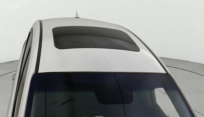 2016 Hyundai New Elantra 2.0 SX(O) AT PETROL, Petrol, Automatic, 1,01,757 km, Roof