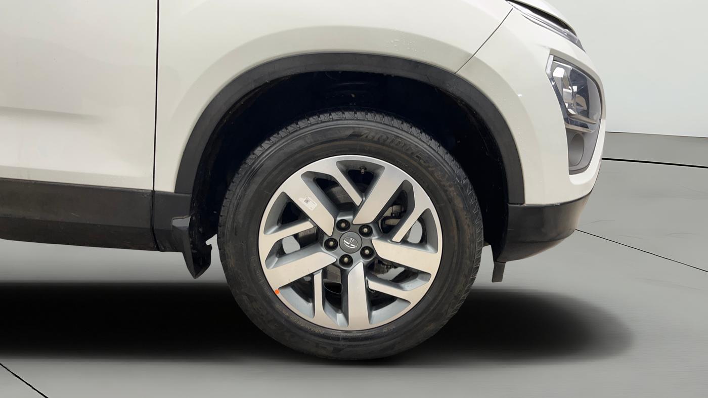 2021 Tata Safari XZA PLUS, Diesel, Automatic, 72,343 km, Right Front Wheel