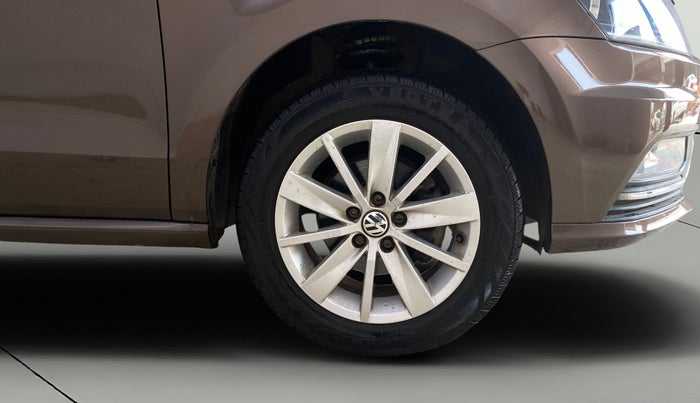 2016 Volkswagen Ameo HIGHLINE1.2L, Petrol, Manual, 27,425 km, Right Front Wheel