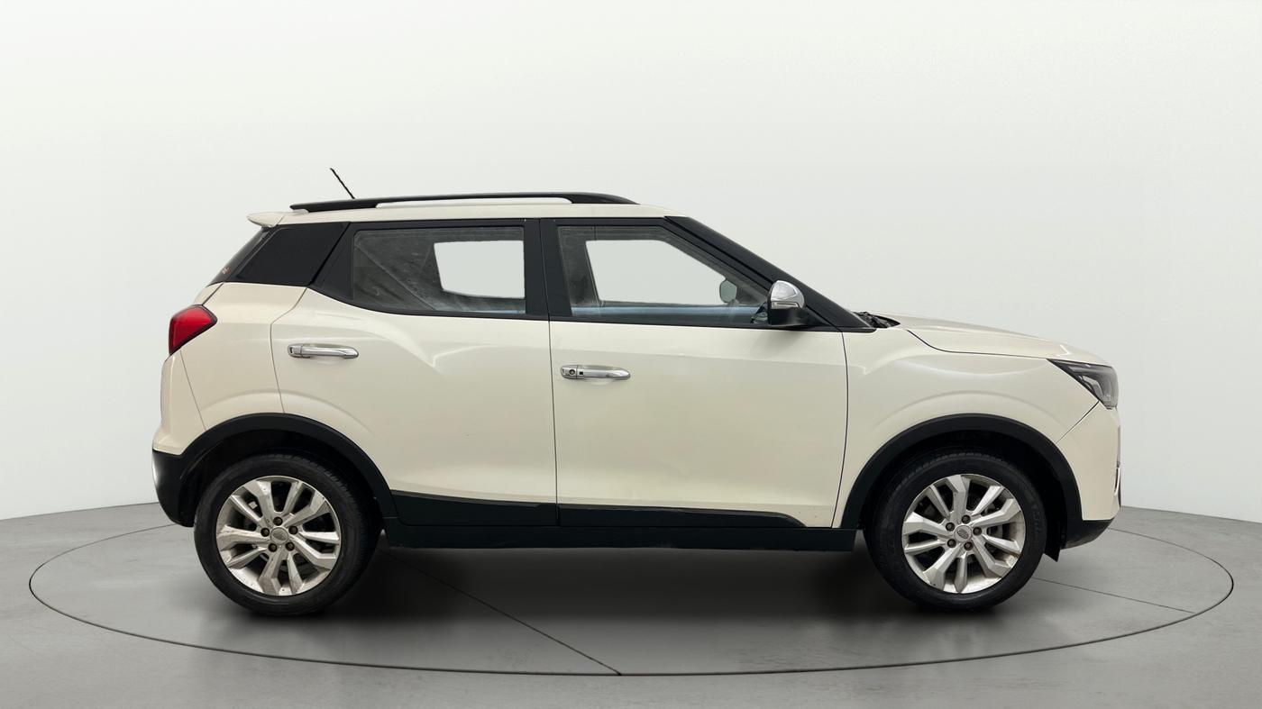 2019 Mahindra XUV300 W8 1.5 DIESEL AMT, Diesel, Automatic, 70,236 km, Right Side View