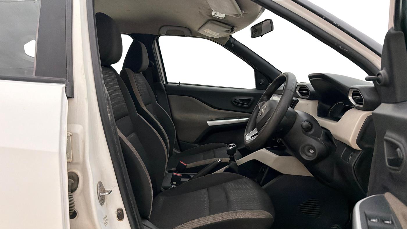 2022 Nissan MAGNITE XE, Petrol, Manual, 73,576 km, Right Side Front Door Cabin
