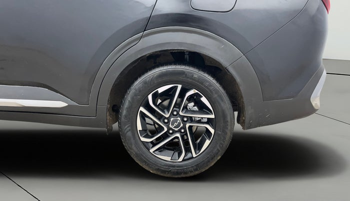 2022 KIA CARENS LUXURY PLUS 1.4 PETROL DCT 7 STR, Petrol, Automatic, 63,035 km, Left Rear Wheel